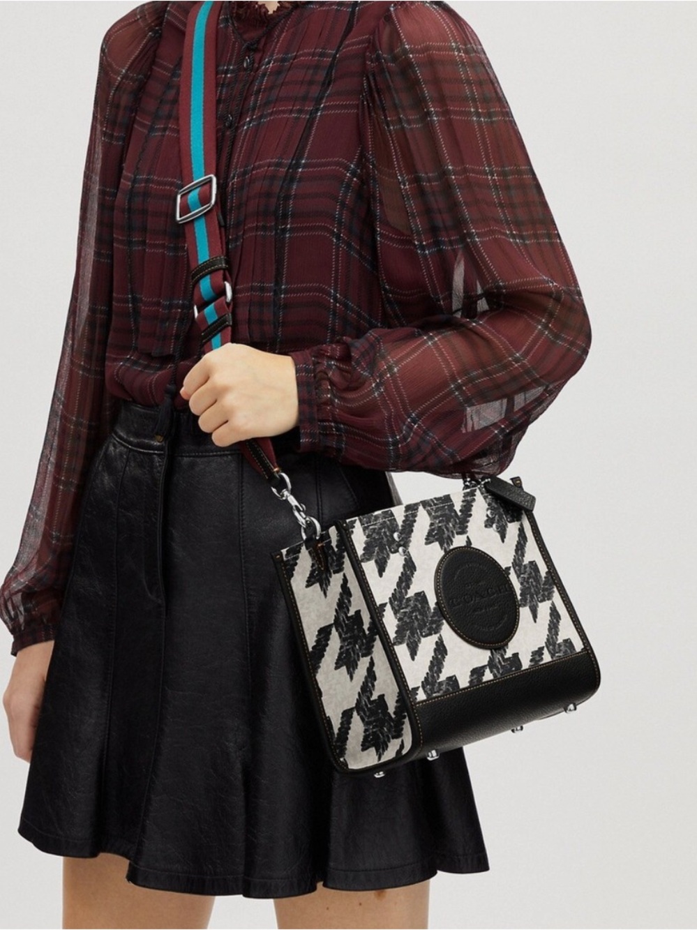 Coach Black and Cream Houndstooth Canvas Tote Small Dempsey 22 EUC